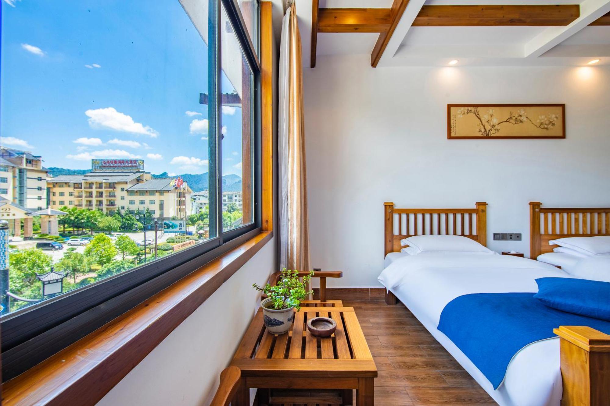 Guihua Road 106Th Hostel Чжанцзяцзе Экстерьер фото