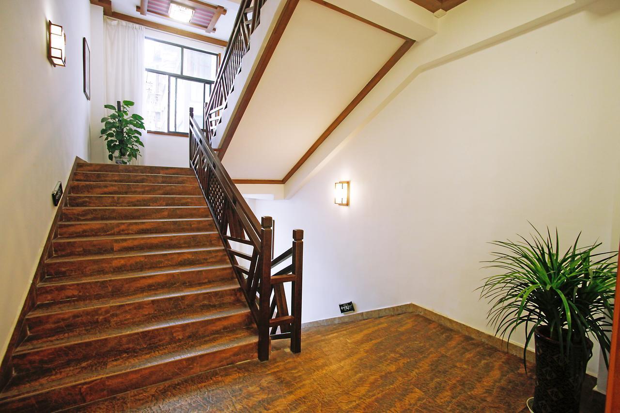 Guihua Road 106Th Hostel Чжанцзяцзе Экстерьер фото