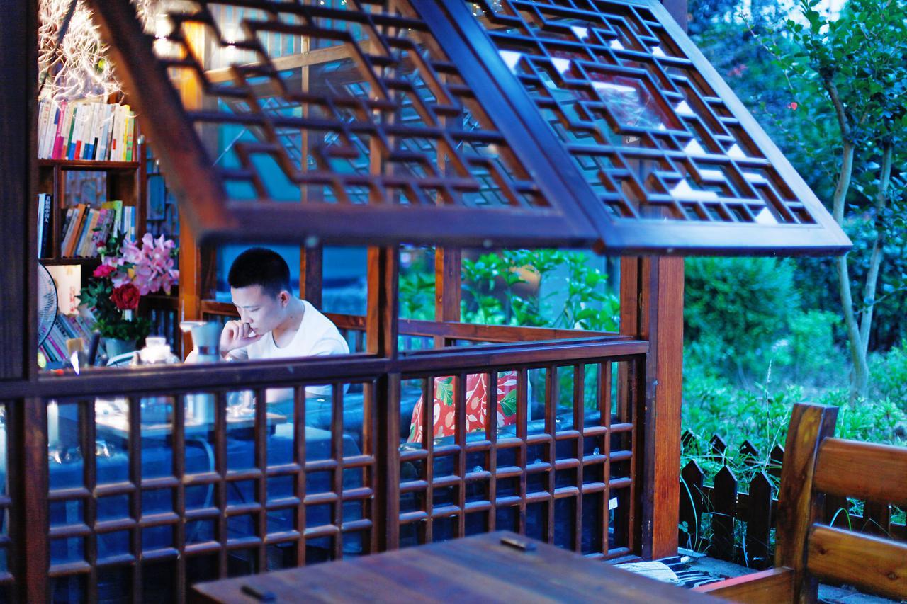 Guihua Road 106Th Hostel Чжанцзяцзе Экстерьер фото
