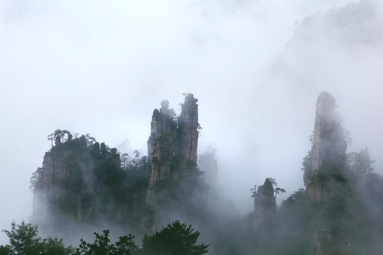 Guihua Road 106Th Hostel Чжанцзяцзе Экстерьер фото